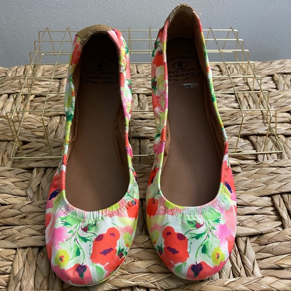 Lucky Brand floral print flats. - Picture 1 of 3